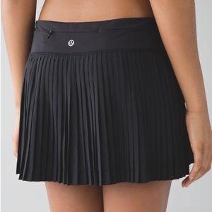 Lululemon Pleat fo Street Skirt Black Size 4